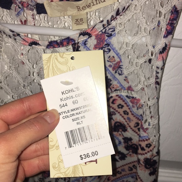 super cute flowy tank top - Picture 3 of 3